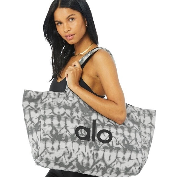 ALO Yoga Handbags - ALO Yoga Tote Bag Gray White Tie Dye Canvas Large Beach Gym Travel